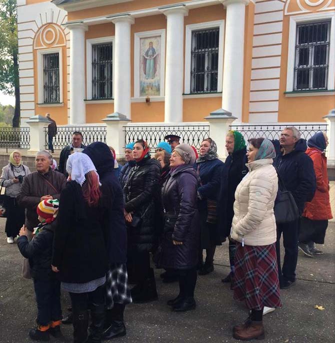 Прихожане и ученики воскресной школы 3