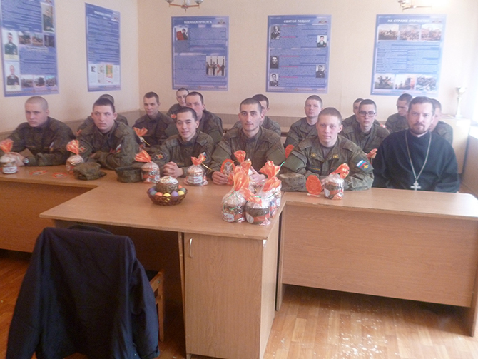 Акция «Подари кулич солдату»