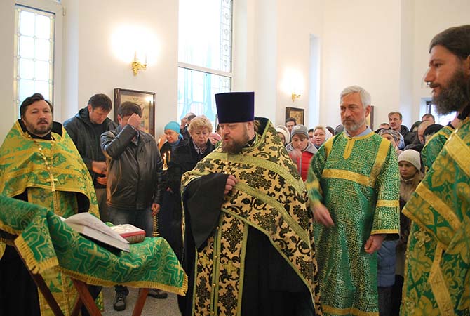 4 ноября в день празднования Казанской иконы Божией Матери и Дня Народного единства