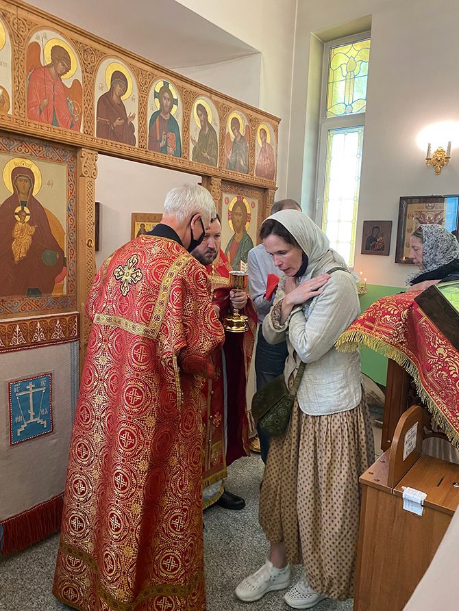 Первая Литургия в храме-часовне 5