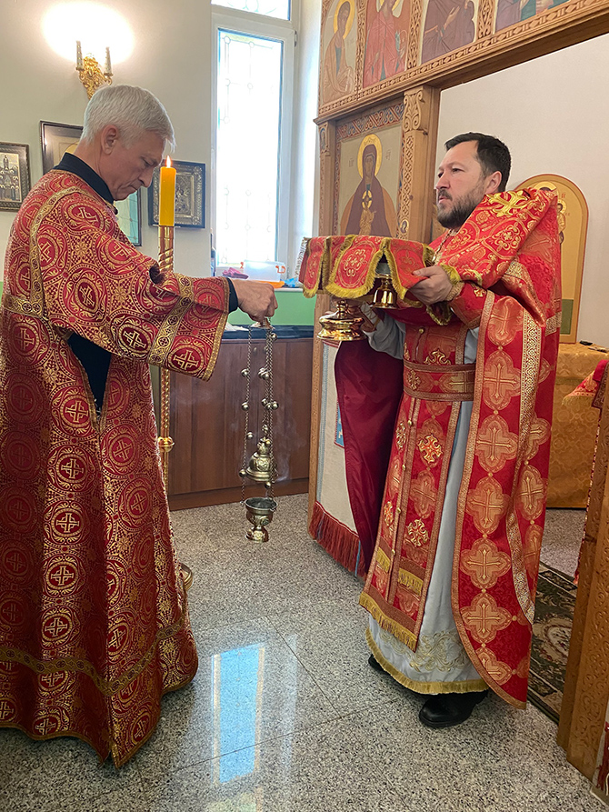 Первая Литургия в храме-часовне 1
