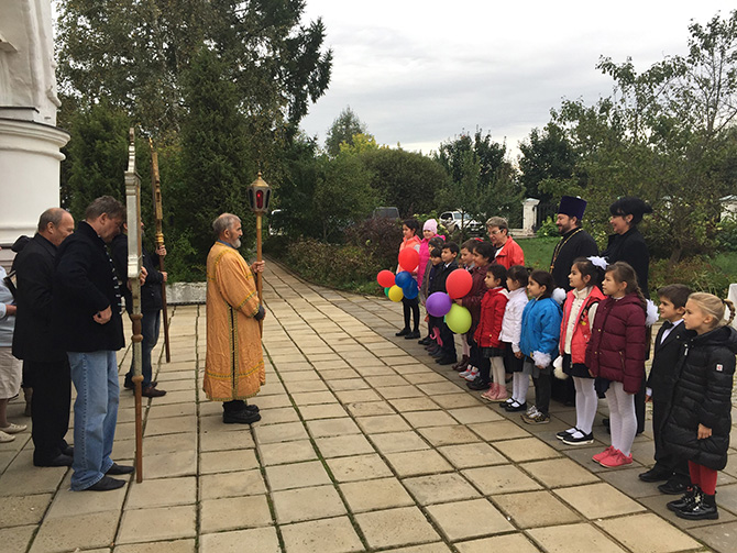 Учащиеся поздравили прихожан