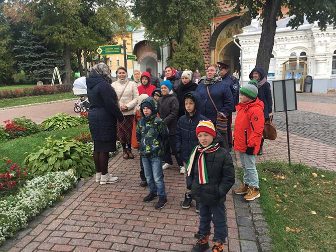 Прихожане и ученики воскресной школы 1