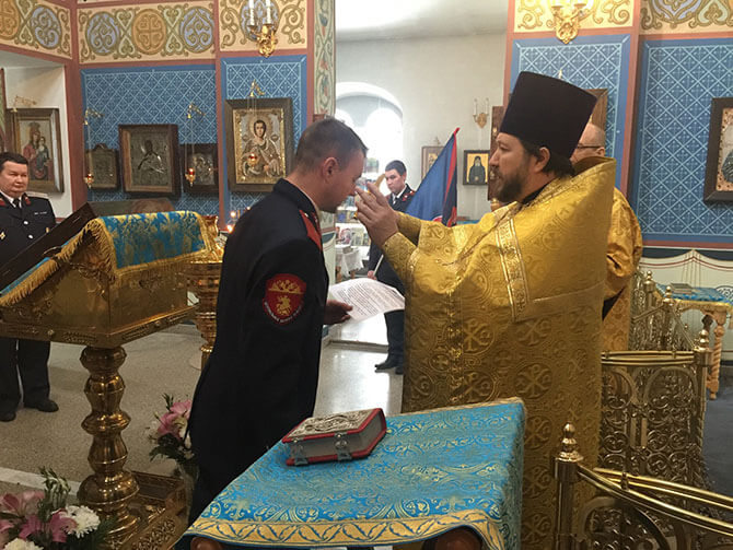 Настоятель храма