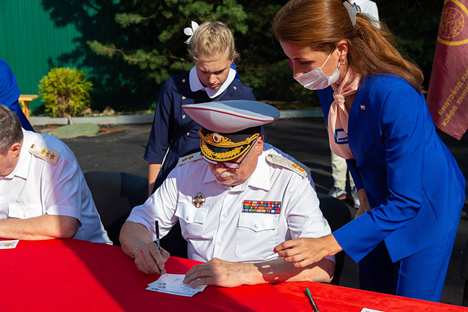 Памятник герою войны