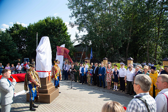 Памятник герою войны