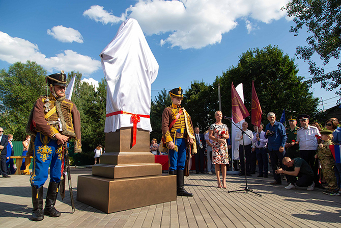 Памятник герою войны