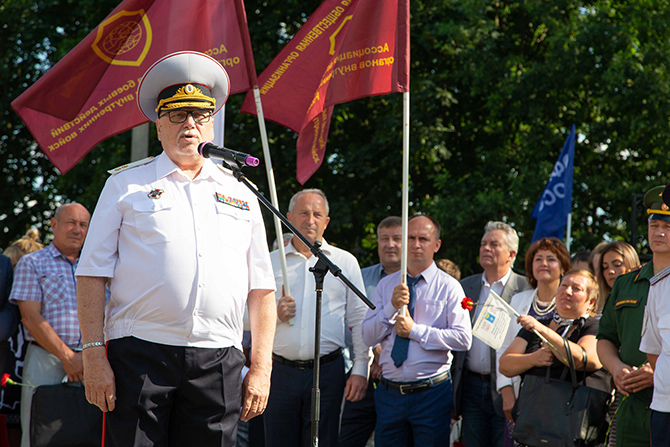 Памятник герою войны