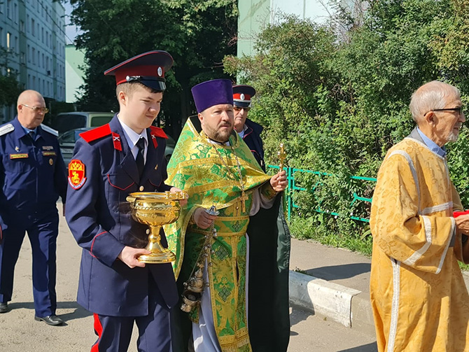 Казачий крестный ход в Лунево