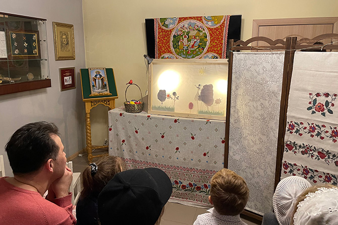 Пасхальное представление теневого театра